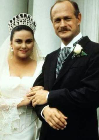 Wedding picture of Jessica McRaney’s father, Gerald McRaney, and stepmother, Delta Burke.